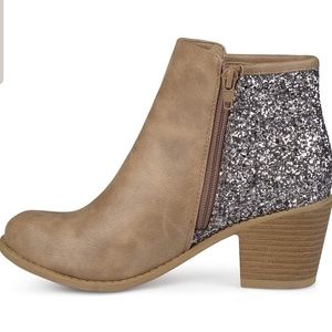 ***Faux leather glitter Booties!***